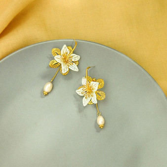 Flower Earrings With Pearls