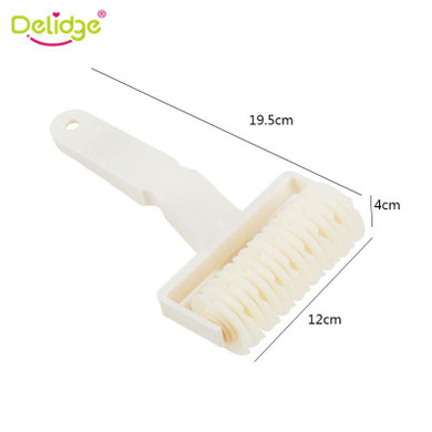 Delidge 1pc High Quality Pie Pizza Cookie Cutter Pastry Plastic Baking Tools Bakeware Embossing Dough Roller Lattice Cuttercraft