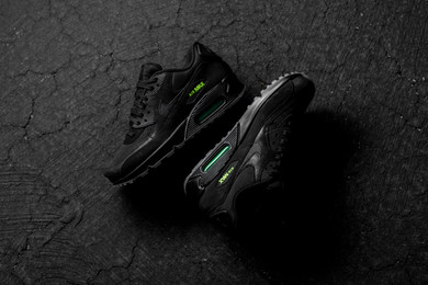Nike Air Max 90 - Black/Black/Volt