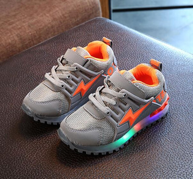 2018 European cool hot sales LED lighted children sneakers glitter fashion baby girls boys shoes casual Elegant kids shoes
