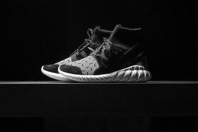 Adidas Tubular Doom - Black/White