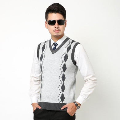 2017 New autumn and winter men casual v-neck plaid sweater vest sleeveless argyle wool sweater