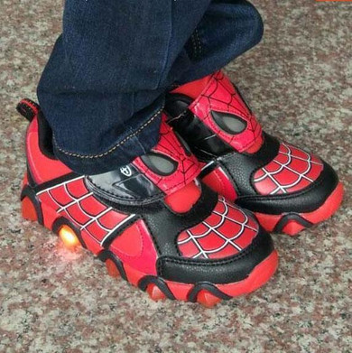 New Autumn Spring Children Shoes Spiderman Night Flash Sports Sneakers Light Shoes for Kids Children's Sneaker Boys boots Girls