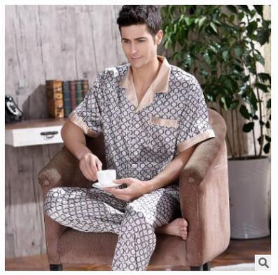 Luxury Men's pajamas spring summer new silk pajamas silk sleepwear long sleeved pajama set Home loungewear wholesale Luxury Men's pajamas spring summer new silk pajamas silk sleepwear long sleeved pajama set Home loungewear wholesale