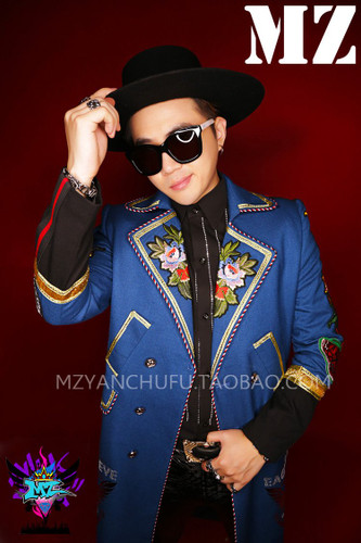 GD Bigbang men singers long sytle Embroidery eagle costumes DJ DS Stage wear men suit collar trench coat men's slim wear !