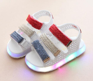 2017 New brand summer beach children sandals casual LED lighting girls boys shoes comfort fashion baby kids shoes