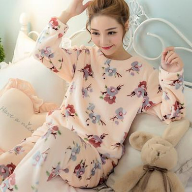 Uwback 2017 Winter Brand Pajamas Sets For Women Floral Plush Flannel Sleepwear Femme Animal Coral Fleece Kigurumi Mujer  OB240 Uwback 2017 Winter Brand Pajamas Sets For Women Floral Plush Flannel Sleepwear Femme Animal Coral Fleece Kigurumi Mujer  OB240