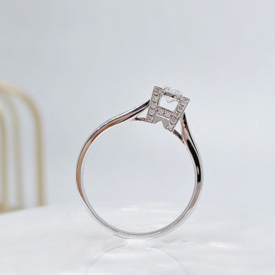 18K Gold Round Cut Natural Diamond 0.2 Carat Letter Single Head Ring
