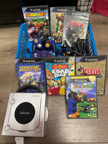GameCube System w/7 Games 2 Controllers