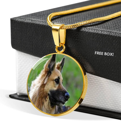 GERMAN SHEPHERD  LUXURY NECKLACE WITH CIRCLE CHARM