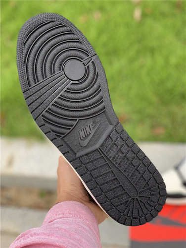 Air Jordan 1 High OG“ Dark Mocha”