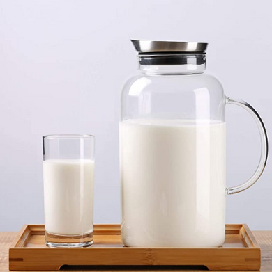 Glass Pitcher, Drip-Free Water Pitcher With Tight Lid and Pretty Brush 75 Ounces