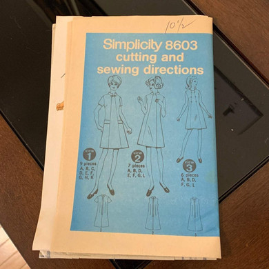 (Size 10.5 Miss) Simplicity Retro Pattern. #8603 (1969)