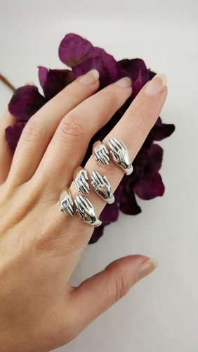 Hug Ring