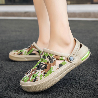 Crocks Sandals Hole Shoes Beach Sandals Home Slippers Camouflage Summer Men and Women Crocks Sandals Hole Shoes Beach Sandals Home Slippers Camouflage Summer Men and Women