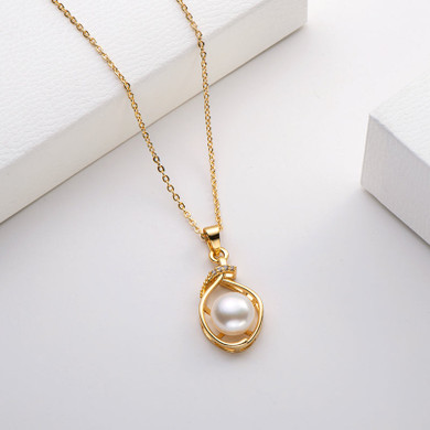 Leaves Natural Cultured Freshwater Pearl Necklace