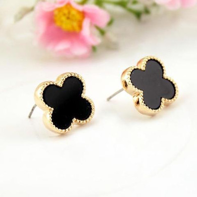 SIMPLE CLOVER EARRINGS