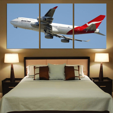 Departing Qantas Boeing 747 Printed Canvas Posters (3 Pieces)