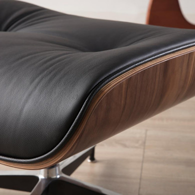 Classic Leather Lounge Chair with ottoman