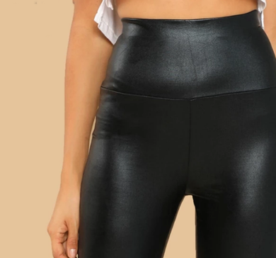 497 Black - Slick Cropped Wide Waistband Legging