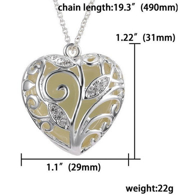 (Exposure in sun first) Heart Pendant Women's Glow in the Dark Necklace