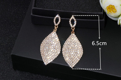 Ladies Large Classic Tear Drop Rhinestone Crystal Earrings Ladies Large Classic Tear Drop Rhinestone Crystal Earrings
