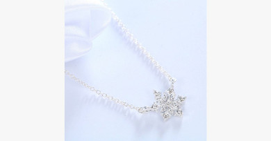 Snowflake Pendant Necklace