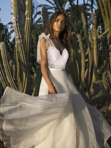 Lacy Bow-embellished Spaghetti-neck Evening Dress