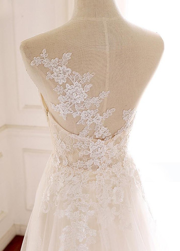 Elegant Tulle Jewel Neckline Full-length A-line Wedding Dresses With Lace Appliques