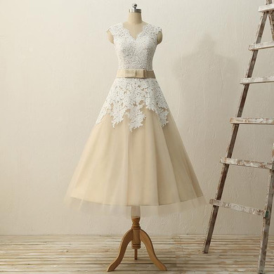 V Neck Sleeveless Lace Prom Dresses Tea-Length A Line Bridesmaid Dresses
