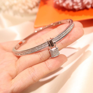 MUSE LOCK BANGLE