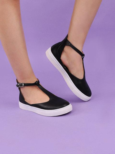 T Strap Adjustable Buckle Shallow Flat Sandals For Women
