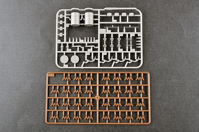 Trumpeter 1/35 Russian T72A Mod 1979 Main Battle Tank (New Variant) Kit