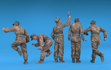 MiniArt Military Models 1/35 WWII German Tank Crew France 1944 (5) w/Weapons & Equipment Special Edition Kit