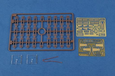 Hobby Boss 1/35 Soviet T-28 Tank Riveted Kit