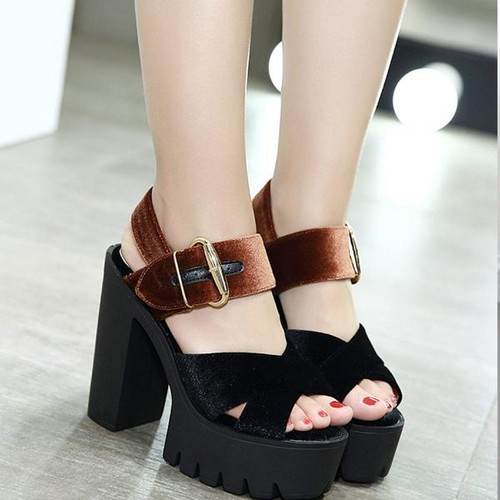 SYNTA Sandals