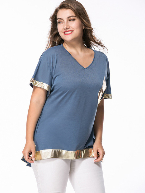 Casual V-Neck Contrast Trim Patch Pocket Plus Size T-Shirt