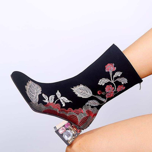 New 2020 Fashion Winter Women Boots Embroidered Mid Calf Plush Motorcycle Boots Zipper Square Heel Warm Ladies Botas Mujer