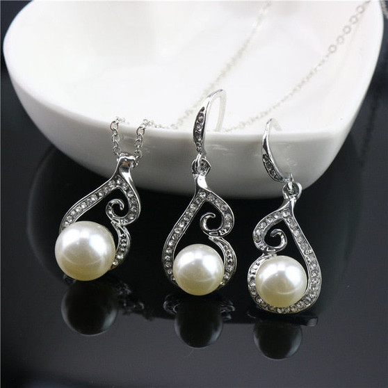 sparkling crystal Necklace and Earrings Jewellery set