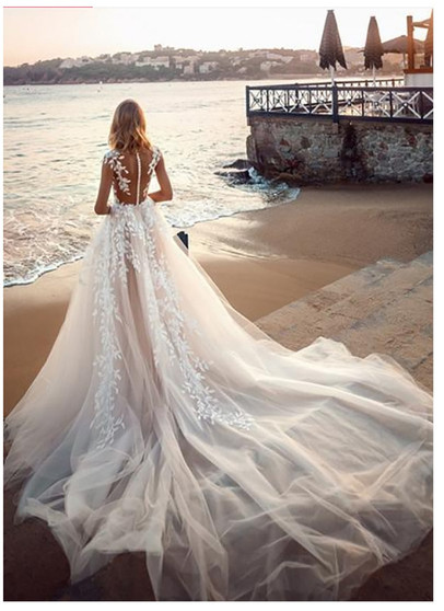Boho Wedding Dress Lace Appliques Beach Bride Dress Illusion Back Wedding Gown