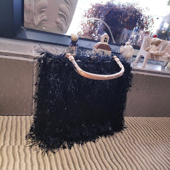 Woman's Evening Clutch New Unique Tassel Shoulder Bag Elegant Wallet Fashion Feminina Metal Handbag Chain