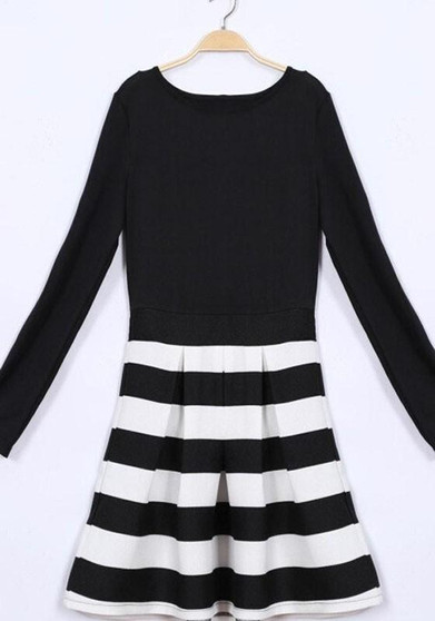 Casual Black-White Striped Pleated A-line Long Sleeve Elegant Mini Dress