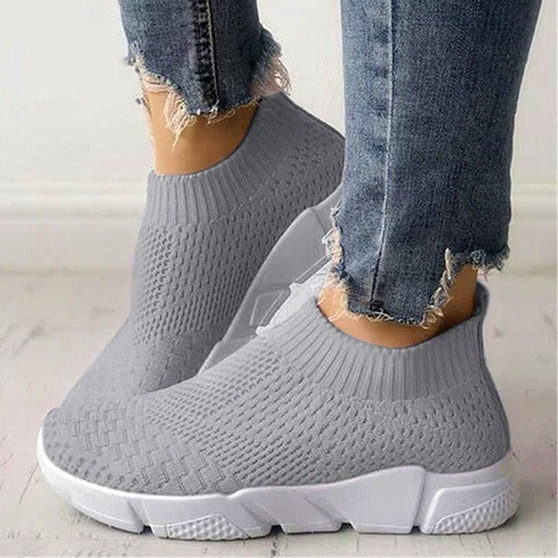 Women Shoes Slip On White Sneakers For Women Vulcanize Shoes Flyknit Basket Femme Super Light Women Casual Shoes Chunky Sneakers