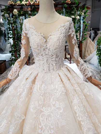 Gorgeous Long Sleeves Ball Gown Wedding Dress With Beading Appliques W825