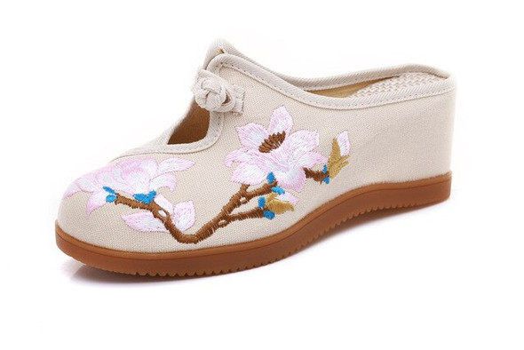 Veowalk Flower Embroidered Women Canvas Mules Wedge Slippers Slip on Close Toe Elegant Ladies Casual Summer Cotton Heeled Shoes