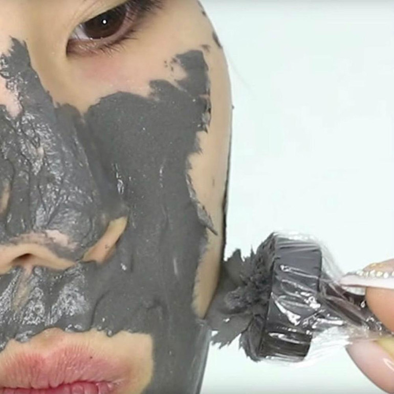 Magnetic Mud Facial Mask Magnetic Mud Facial Mask