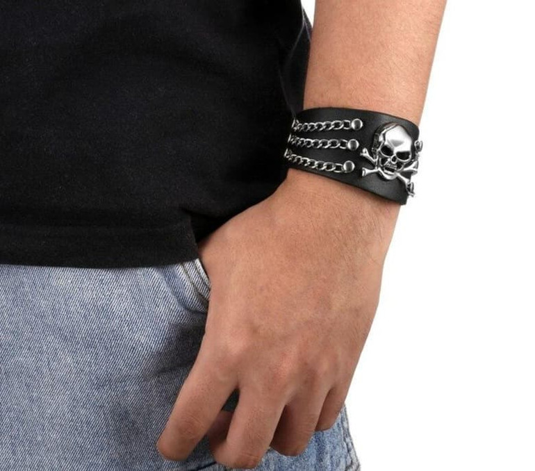 Skull Bracelet <br/> Skull and Crossbones (leather) Skull Bracelet <br/> Skull and Crossbones (leather)