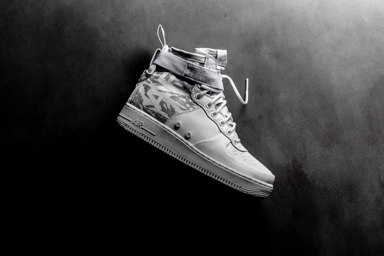 Nike SF AF1 Mid Premium - White/White/White