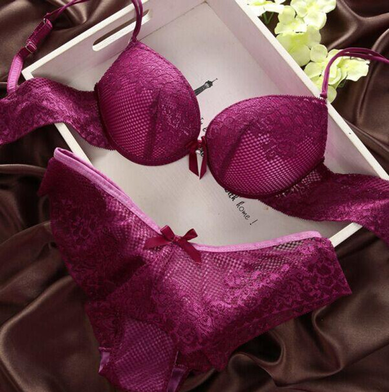 2017 Sexy Underwear Women Bra Set Lingerie Set Luxurious Vintage Lace Embroidery Push Up Bra And Panty Set