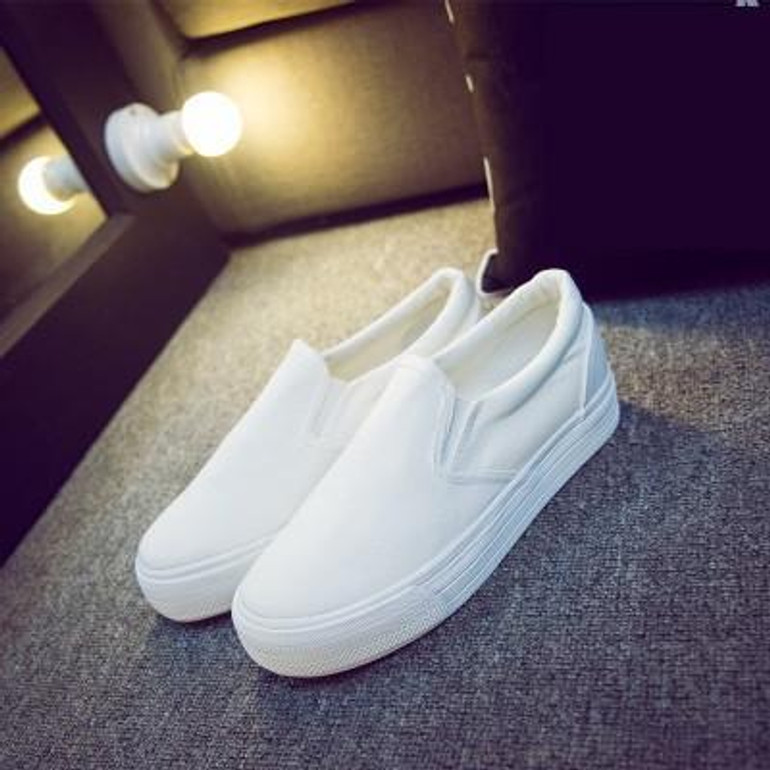 Trendy Floral Canvas Slip-On Shoes for Women – Comfortable, Height-Increasing Footwear with Appliqué Design